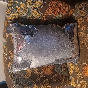 NEW Aviva Stanoff Silver/Gray Sequin Silk Pillow 10x17